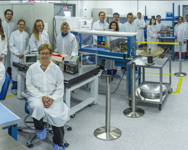 CubeSat20151203-16