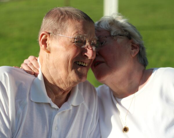 grandparents-3604134_1920